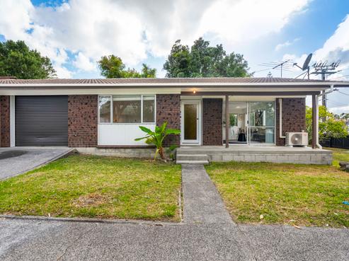 1/28 Roberts Road, Te Atatu South