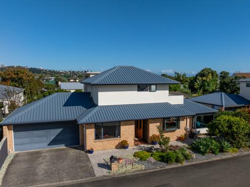 2 Sorrento Way, The Wood