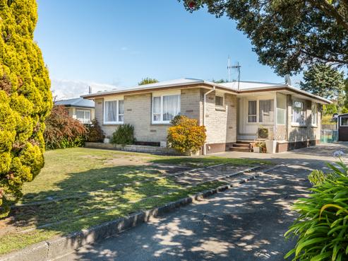 70 Clarence Cox Crescent, Pirimai