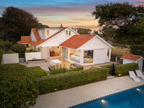79 Saint Andrews Road, Epsom