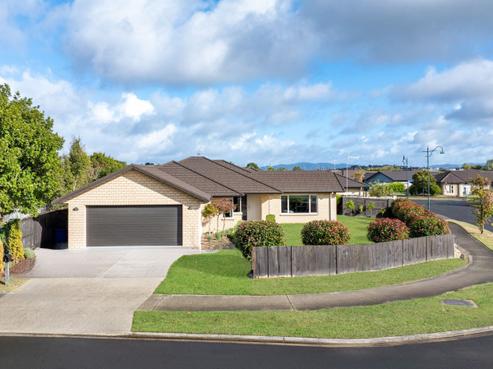 1 Whitney Place, Rototuna North