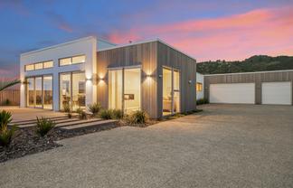 118 Bay View Road, ATAWHAI