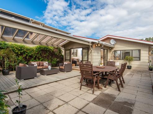27 Mcintosh Road, Brighton