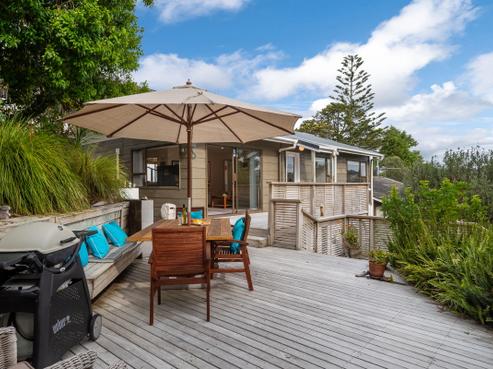 2/13 Newstead Avenue, Browns Bay