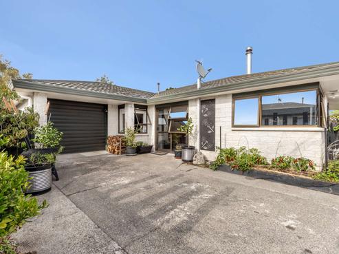 2D Woodfield Avenue, Roslyn