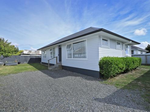 701 Wavell Street, Akina