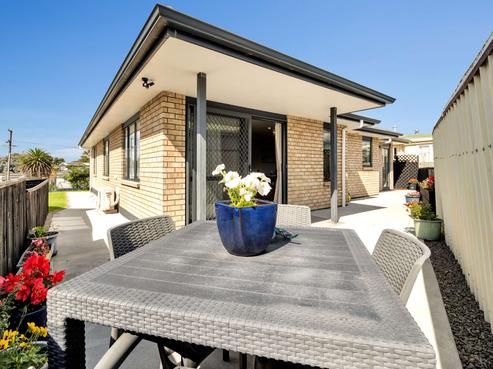 2 Burns Street, Springvale
