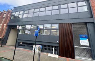 Quality office with parking