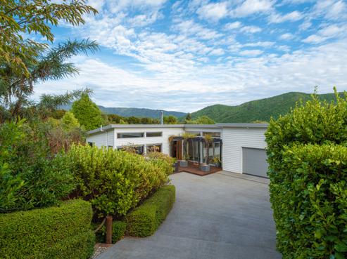 24 Waimarama Street, Waikawa