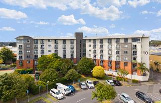 5E/10 Crown Lynn Place, New Lynn