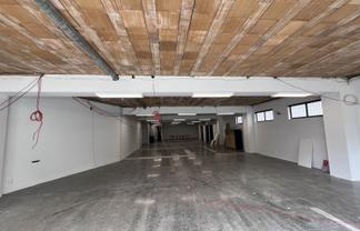 Ground floor, open plan & concrete floors!