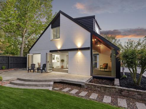 11A Holmcroft Court, Cracroft