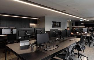 Light-Filled Modern Office Space