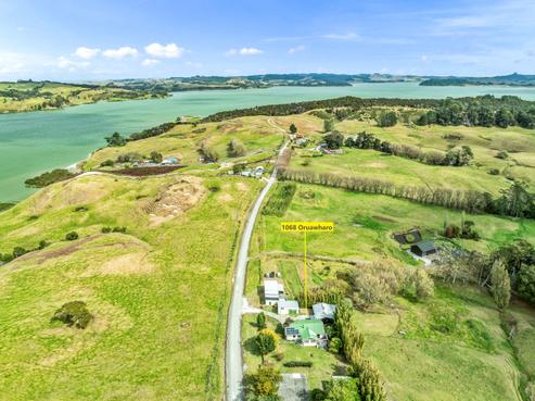 1068 Oruawharo Road, Topuni