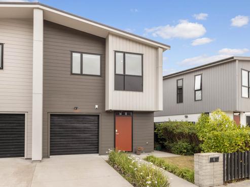 8 Kauri Amber Road, Massey