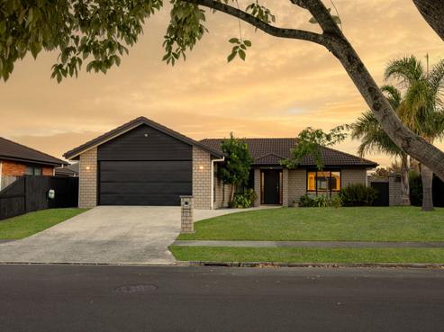 11 Whitney Place, Rototuna North