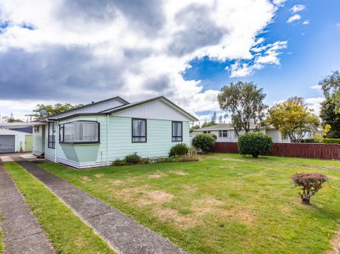 131 Te Rangitautahanga Road, Turangi