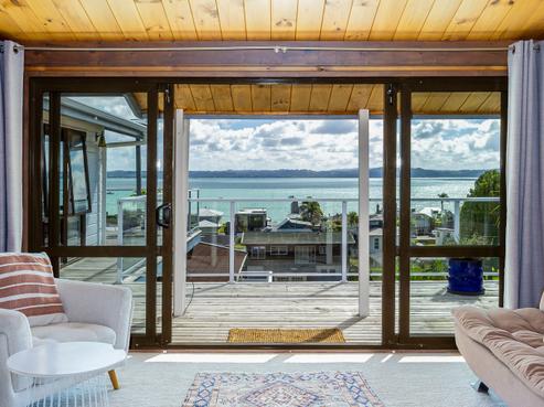 1/49 De Luen Avenue, Tindalls Beach
