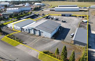 Triple Bay Workshop with Massive Yard!