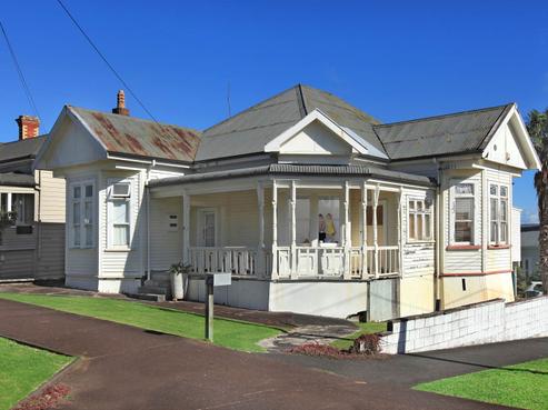 125 Crummer Road, Grey Lynn