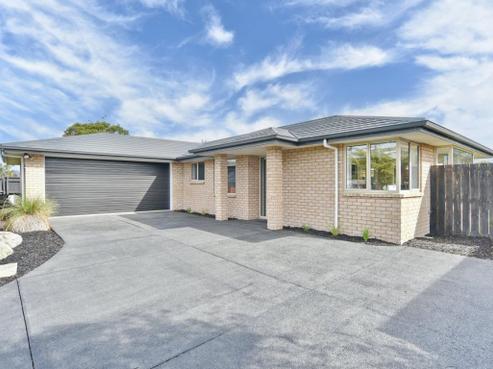 7 Casa Blanca Lane, Burwood