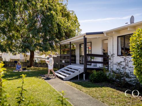 1 Luke Street, Brookfield