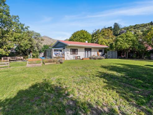 16 Ardtrea Lane, Heathcote Valley