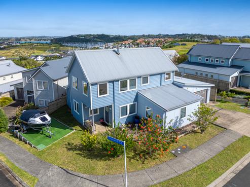17 Cape Cod Drive, Gulf Harbour