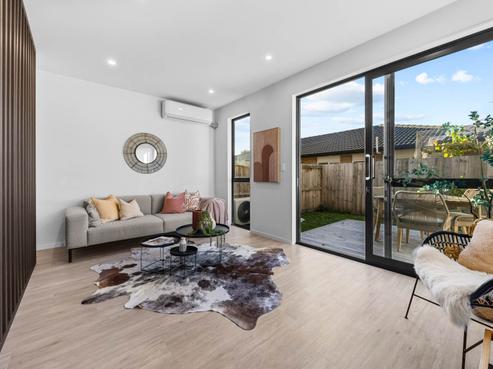 4/113 Te Atatu Road, Te Atatu South