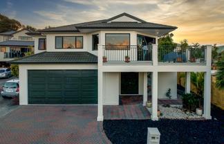 32 Ian Sage Avenue, Torbay