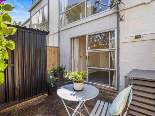 5/25 Inverness Road, Browns Bay
