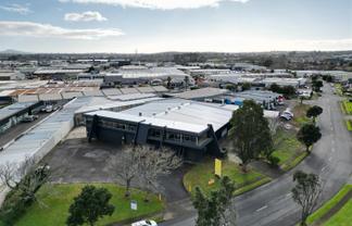 High Exposure Warehouse & Yard