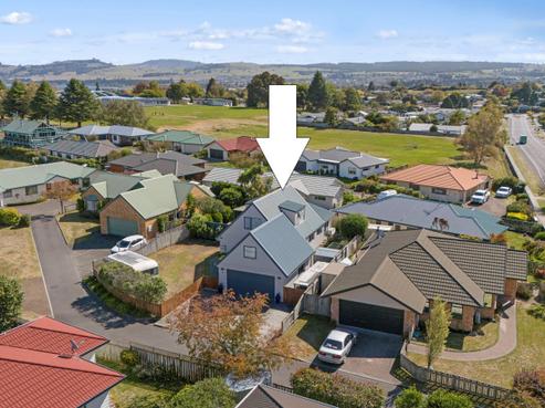 51 Kiddle Drive, Hilltop