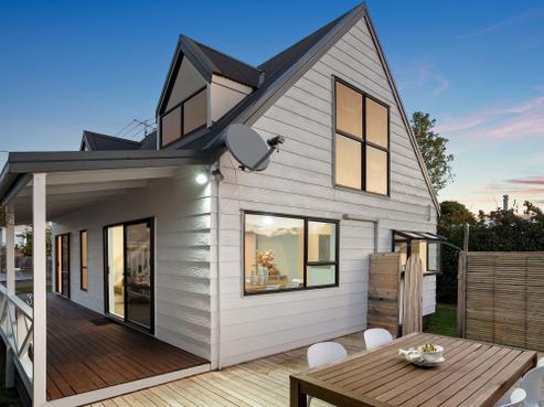 2/6 Lancaster Road, Beach Haven