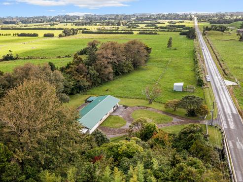 2133 Wiremu Road, Okato