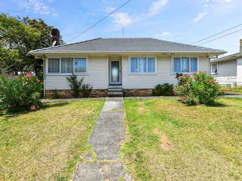 24 Awatere Street, Clover Park