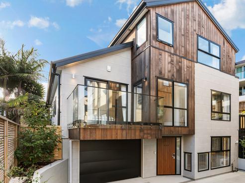 20C Beach Road, Castor Bay