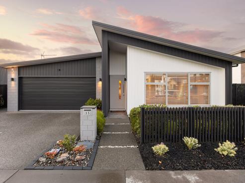 35 Capper Crescent, Greenhill Park
