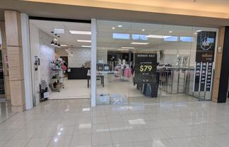 Premier first floor retail premises in The Mall.