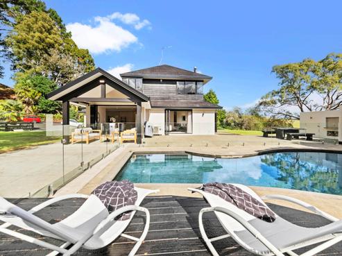 385 Whitford Park Road, Whitford