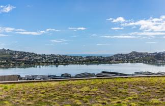 16a Okupe Grove, Aotea