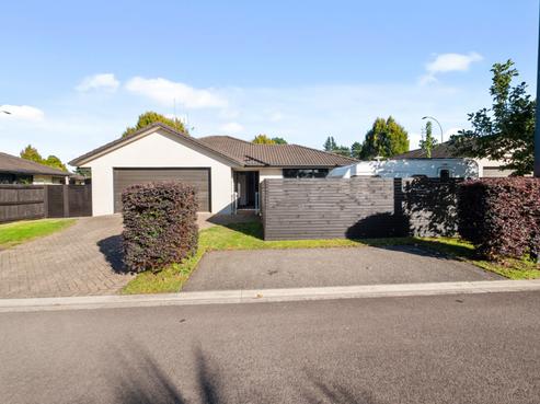 5 Lomond Court, Pyes Pa
