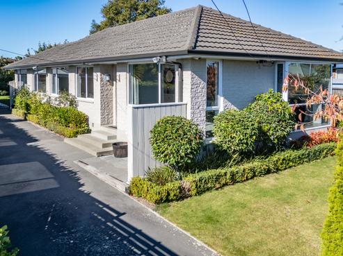 68 Greenhaven Drive, Burwood