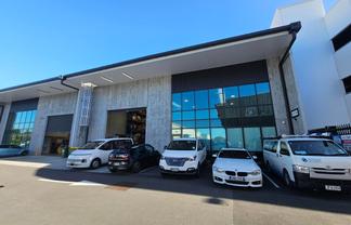 Modern High Stud Warehouse