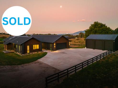 2 Vickers Way, Acacia Bay
