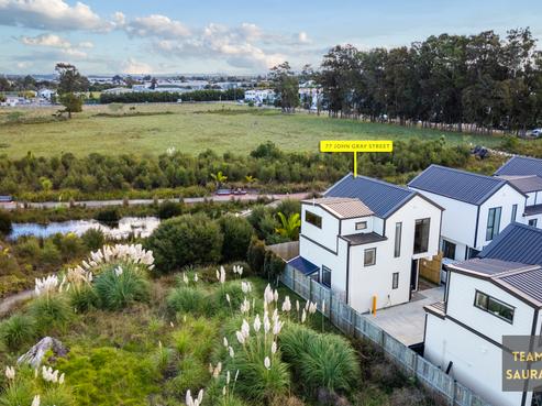 77 John Gray Street, Papakura