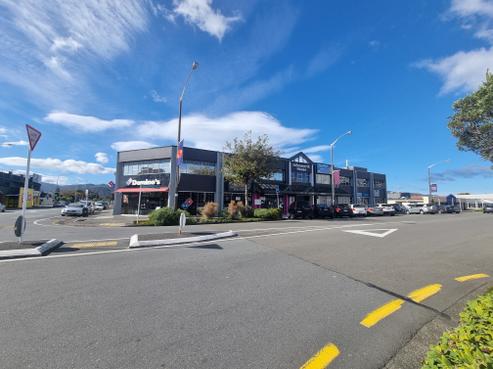 70 Bloomfield Terrace, Central Hutt