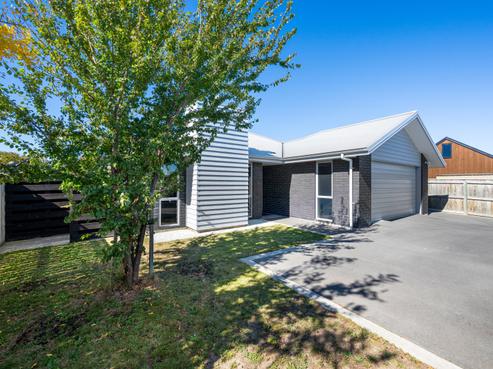 23 Corsair Crescent, Burleigh