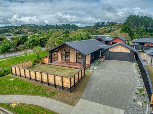 61 Ashley Drive, Paroa