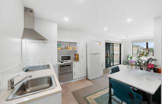 G02/28C Eileen Newey Place, Henderson